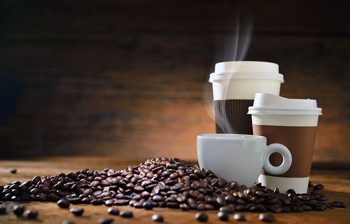 القهوة منتج محظور ، والفيتامينات تؤخذ في نفس الوقت لتعزيز الفعالية